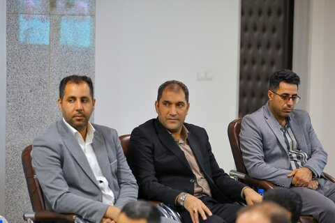 تصاویر | دیدار جمعی از اساتید، دست اندرکاران و افسران دافوس ارتش جمهوری اسلامی ایران با نماینده ولی فقیه در آذربایجان شرقی