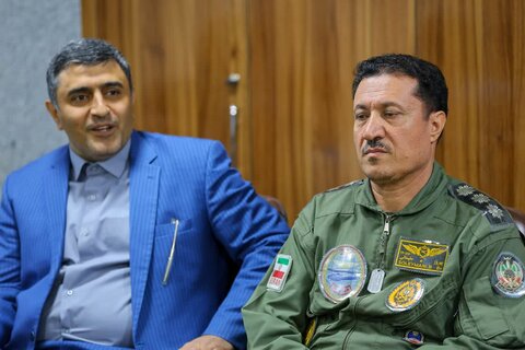 تصاویر | دیدار جمعی از اساتید، دست اندرکاران و افسران دافوس ارتش جمهوری اسلامی ایران با نماینده ولی فقیه در آذربایجان شرقی