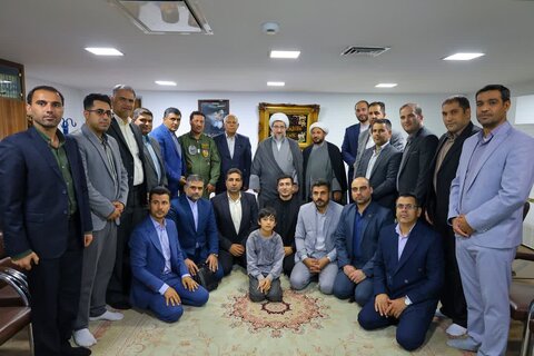 تصاویر | دیدار جمعی از اساتید، دست اندرکاران و افسران دافوس ارتش جمهوری اسلامی ایران با نماینده ولی فقیه در آذربایجان شرقی