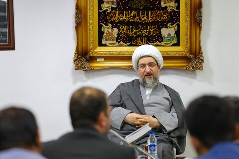 تصاویر | دیدار جمعی از اساتید، دست اندرکاران و افسران دافوس ارتش جمهوری اسلامی ایران با نماینده ولی فقیه در آذربایجان شرقی