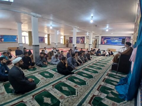 نشست صمیمی و درس اخلاق آیت الله موسوی اصفهانی در مدرسه علی ابن ابی طالب ملایر