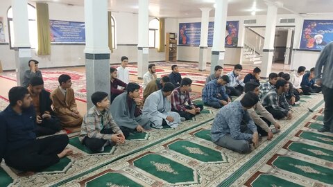 نشست صمیمی و درس اخلاق آیت الله موسوی اصفهانی در مدرسه علی ابن ابی طالب ملایر