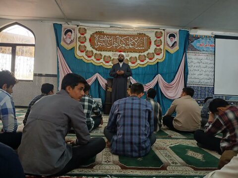 نشست صمیمی و درس اخلاق آیت الله موسوی اصفهانی در مدرسه علی ابن ابی طالب ملایر