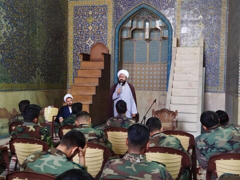 تصاویر|بازدید دانشجویان خلبانی و مهندسین پرواز از مدرسه علمیه امام صادق (ع) چهار باغ اصفهان