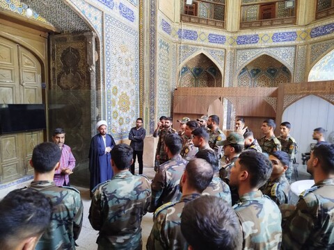 تصاویر|بازدید دانشجویان خلبانی و مهندسین پرواز از مدرسه علمیه امام صادق (ع) چهار باغ اصفهان