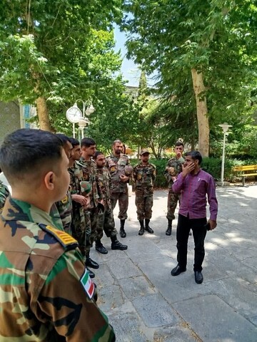 تصاویر|بازدید دانشجویان خلبانی و مهندسین پرواز از مدرسه علمیه امام صادق (ع) چهار باغ اصفهان
