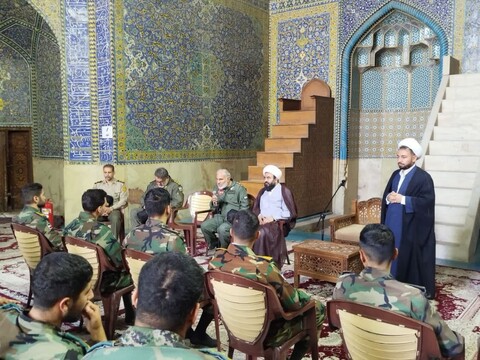 تصاویر|بازدید دانشجویان خلبانی و مهندسین پرواز از مدرسه علمیه امام صادق (ع) چهار باغ اصفهان