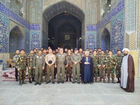 تصاویر|بازدید دانشجویان خلبانی و مهندسین پرواز از مدرسه علمیه امام صادق (ع) چهار باغ اصفهان