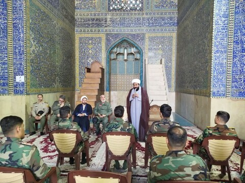 تصاویر|بازدید دانشجویان خلبانی و مهندسین پرواز از مدرسه علمیه امام صادق (ع) چهار باغ اصفهان