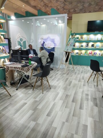 فعالیت های غرفه مرکز ساماندهی ترجمه و نشر معارف اسلامی و علوم انسانی در ننتیسگ