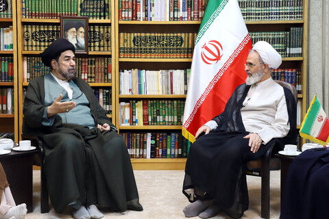 تصاویر/ دیدار رئیس مجلس علمای هند با آیت الله اعرافی