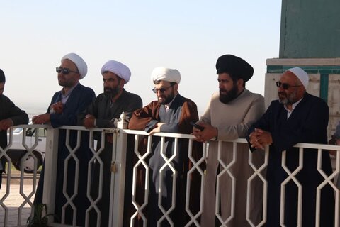 تصاویر / پیاده روی کارکنان حوزه علمیه استان قزوین با حضور امام جمعه استان قزوین