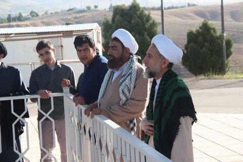 تصاویر / پیاده روی کارکنان حوزه علمیه استان قزوین با حضور امام جمعه استان قزوین