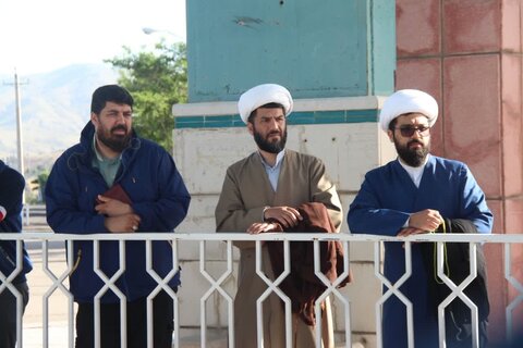 تصاویر / پیاده روی کارکنان حوزه علمیه استان قزوین با حضور امام جمعه استان قزوین