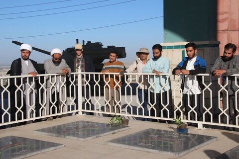 تصاویر / پیاده روی کارکنان حوزه علمیه استان قزوین با حضور امام جمعه استان قزوین