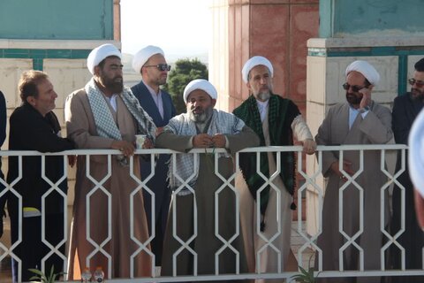 تصاویر / پیاده روی کارکنان حوزه علمیه استان قزوین با حضور امام جمعه استان قزوین