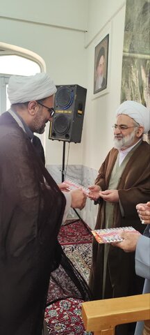 تصاویر تجلیل از اساتید و کادر مدرسه علمیه ولیعصر(عج)بروجرد