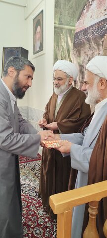 تصاویر تجلیل از اساتید و کادر مدرسه علمیه ولیعصر(عج)بروجرد