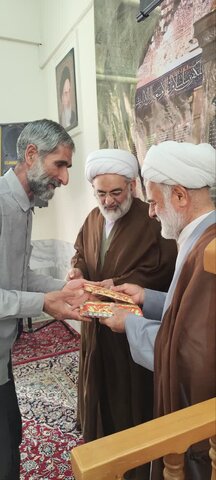 تصاویر تجلیل از اساتید و کادر مدرسه علمیه ولیعصر(عج)بروجرد