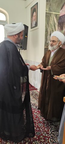 تصاویر تجلیل از اساتید و کادر مدرسه علمیه ولیعصر(عج)بروجرد