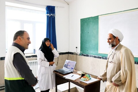 تصاویر | بازدید امام جمعه شهرستان جلفا از بیمارستان سیّار شهدای  شهرستان جلفا