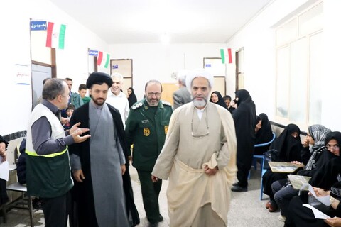 تصاویر | بازدید امام جمعه شهرستان جلفا از بیمارستان سیّار شهدای  شهرستان جلفا