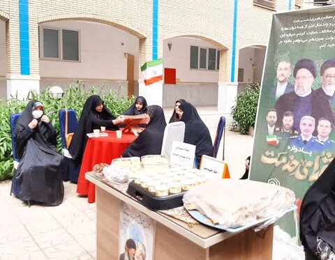 تصاویر/برگزاری مراسم بزرگداشت شهدای خدمت در ساوه