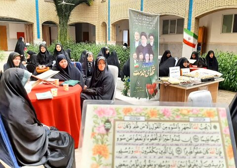 تصاویر/برگزاری مراسم بزرگداشت شهدای خدمت در ساوه