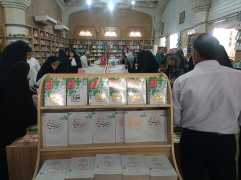 تصاویر/برگزاری اردوی زیارتی قم و جمکران ویژه طلاب مدرسه علمیه فاطمه الزهرا اراک