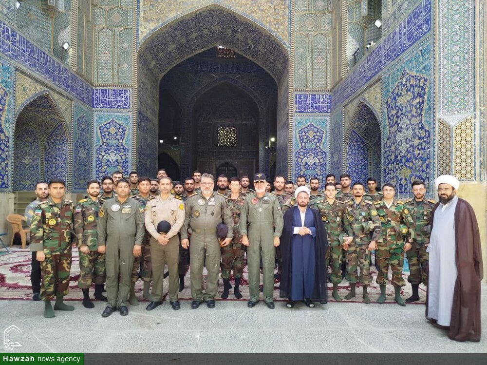 تصاویر/ بازدید دانشجویان خلبانی و مهندسین پرواز از مدرسه علمیه امام صادق (ع) چهار باغ اصفهان