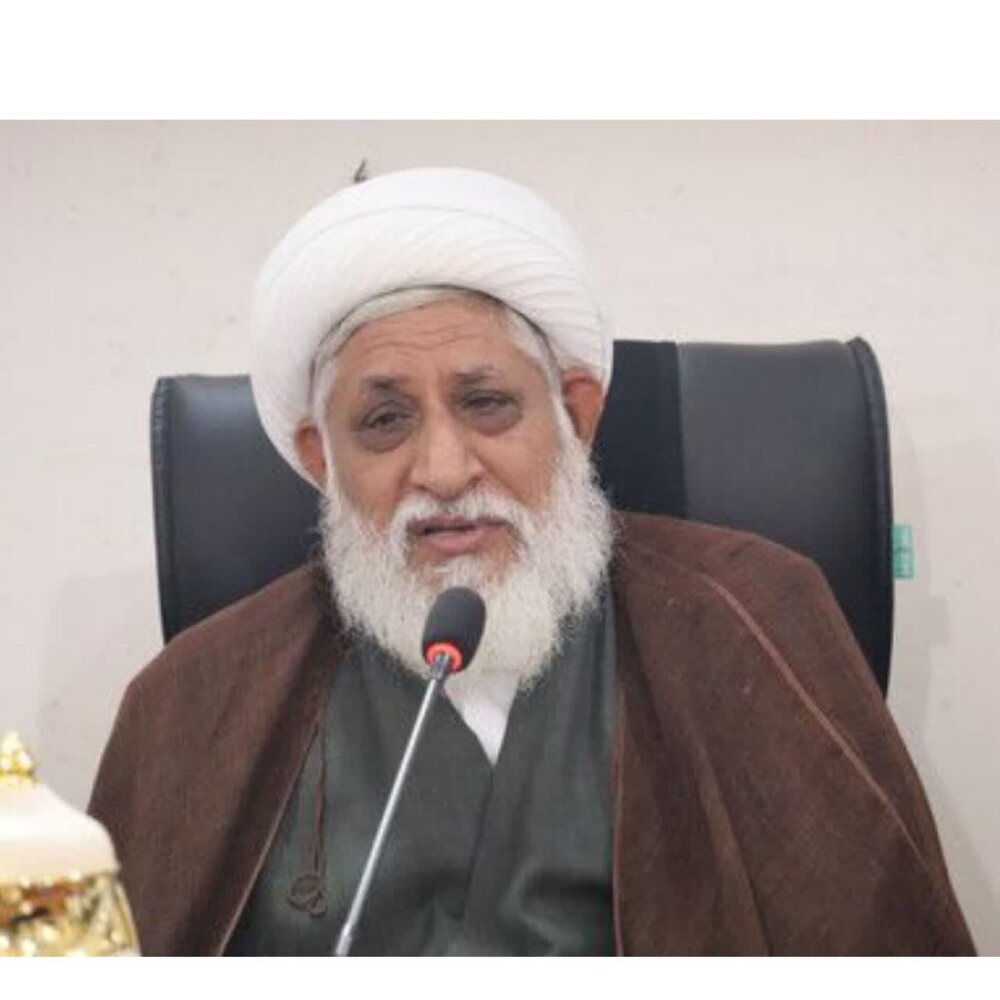 طلاب باید عالم به زمان باشند