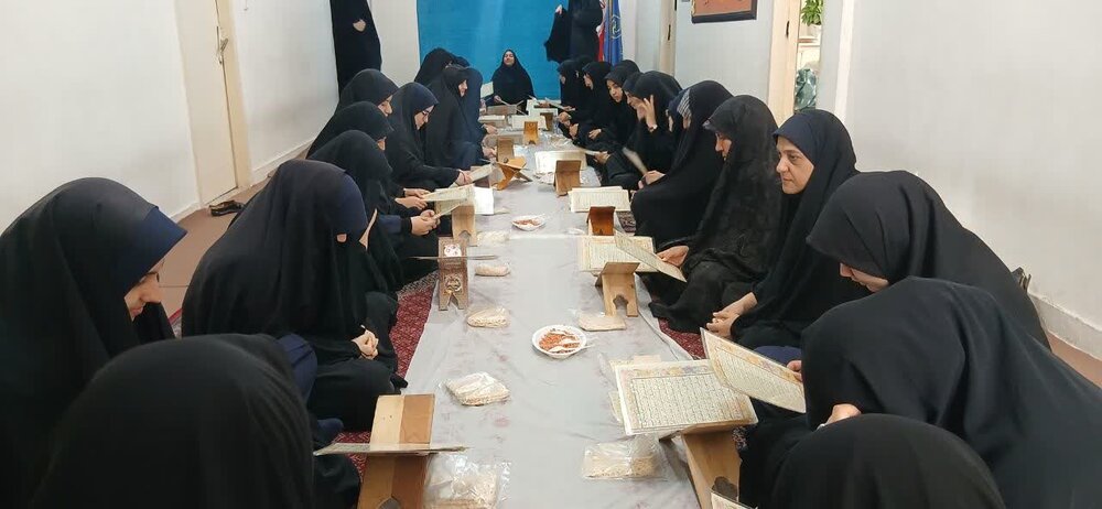 تصاویر/ ایستگاه صلواتی به مناسبت بزرگداشت شهدای خدمت در ساوه