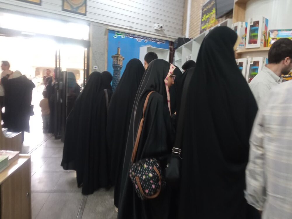 تصاویر/ برگزاری اردوی زیارتی قم و جمکران ویژه طلاب مدرسه علمیه فاطمه الزهرا اراک