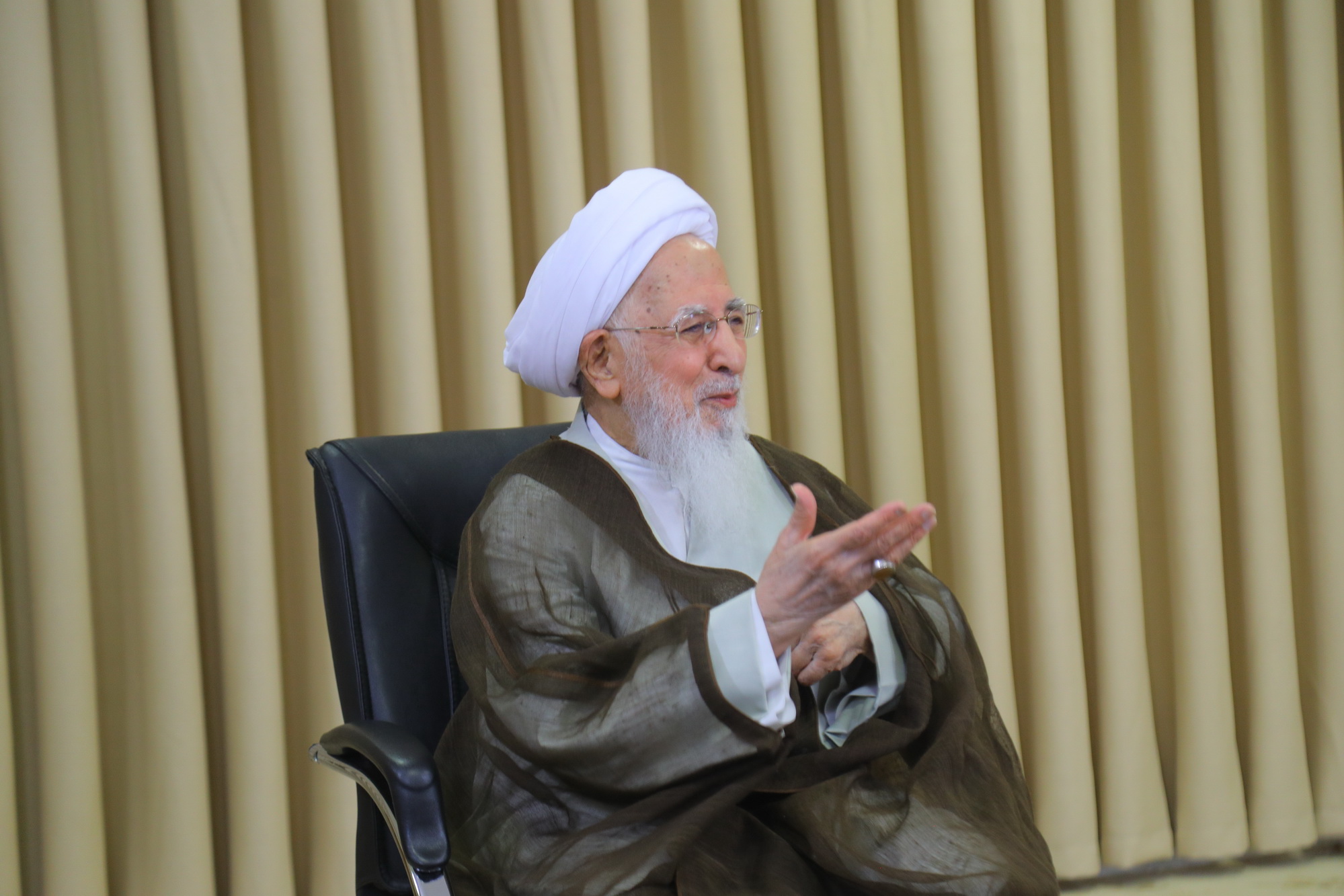 عاشورایی برای مقابله با دشمن آماده باشید