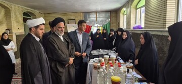 تصاویر/  نمایشگاه مشاغل خانگی به همت مدرسه علمیه خواهران سلماس