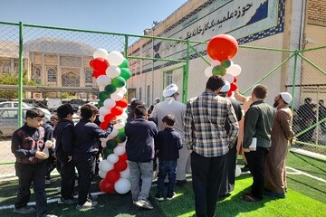 افتتاح زمین چمن مصنوعی مدرسه علمیه برادران امام خمینی(ره) کرمانشاه+ تصاویر