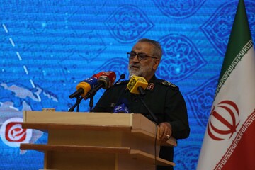 انقلاب اسلامی، نماد مقاومت و ایستادگی در برابر سلطه جهانی است