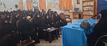 بانوان جامعه نسبت به تحولات داخلی و جهانی، آگاه باشند