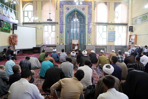 تصاویر / درس اخلاق ویژه طلاب حوزه علمیه همدان