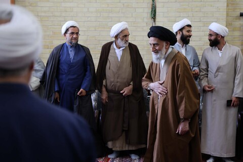 تصاویر / تقدیر از طلاب برتر مدرسه علمیه آیت الله آخوند(ره)