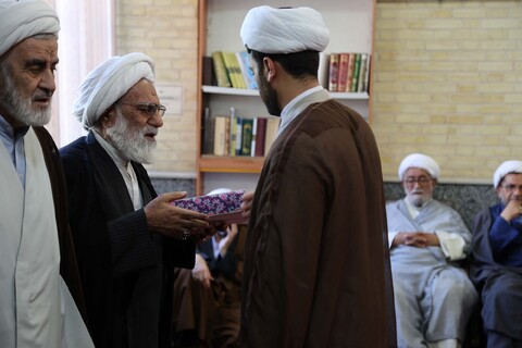 تصاویر / تقدیر از طلاب برتر مدرسه علمیه آیت الله آخوند(ره)