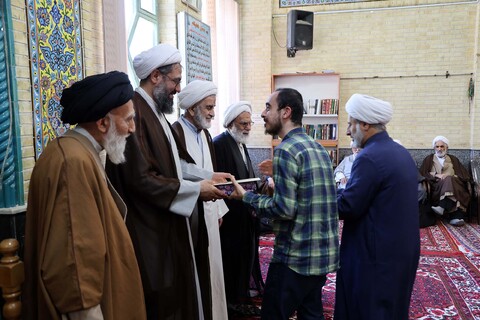 تصاویر / تقدیر از طلاب برتر مدرسه علمیه آیت الله آخوند(ره)