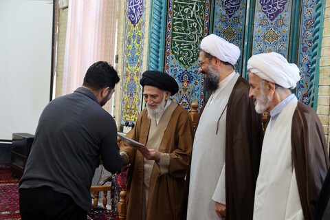 تصاویر / تقدیر از طلاب برتر مدرسه علمیه آیت الله آخوند(ره)