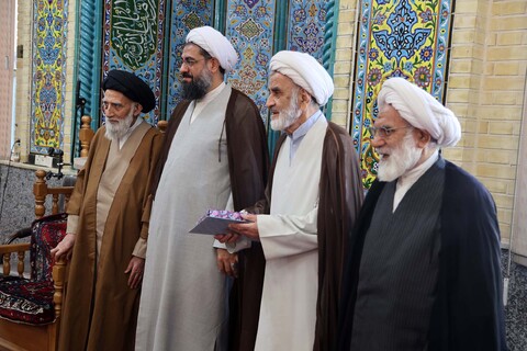 تصاویر / تقدیر از طلاب برتر مدرسه علمیه آیت الله آخوند(ره)