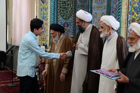 تصاویر / تقدیر از طلاب برتر مدرسه علمیه آیت الله آخوند(ره)