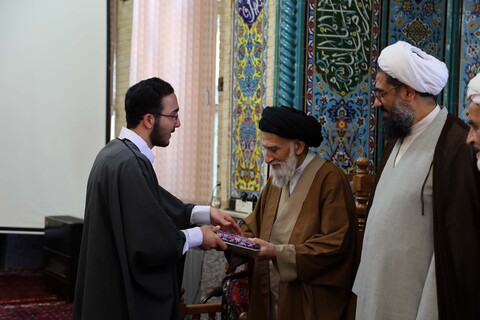 تصاویر / تقدیر از طلاب برتر مدرسه علمیه آیت الله آخوند(ره)