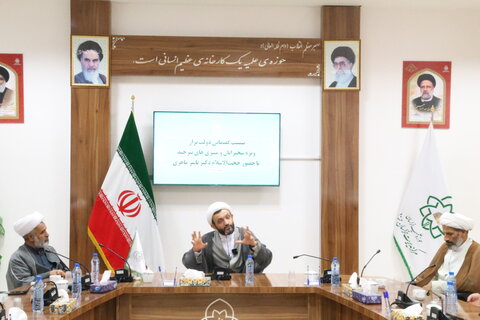 نشست گفتمانی دولت تراز ویژه سخنرانان و منبری های بیرجند