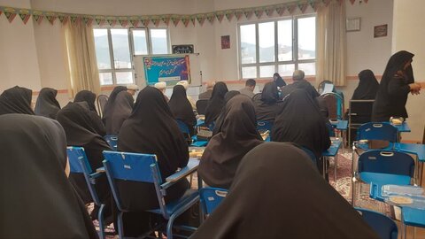 تصاویر/ نشست مدیران حوزوی نقده با مدیران آموزش و پرورش در جهت جذب حوزه های علمیه خواهران