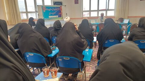 تصاویر/ نشست مدیران حوزوی نقده با مدیران آموزش و پرورش در جهت جذب حوزه های علمیه خواهران