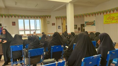 تصاویر/ نشست مدیران حوزوی نقده با مدیران آموزش و پرورش در جهت جذب حوزه های علمیه خواهران